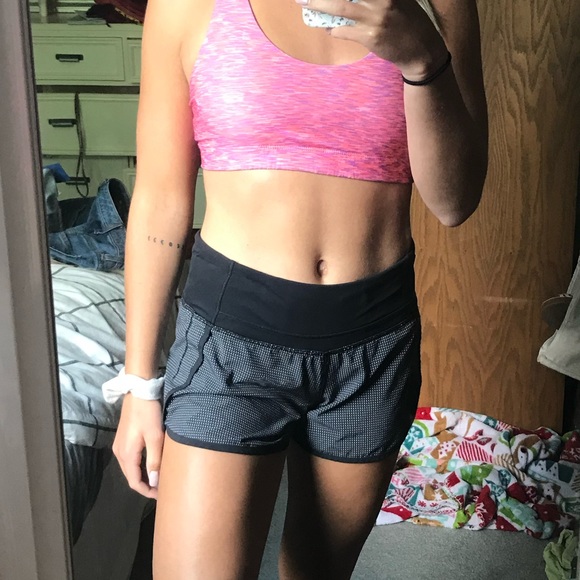 Lululemon black patterned running shorts - Picture 4 of 4